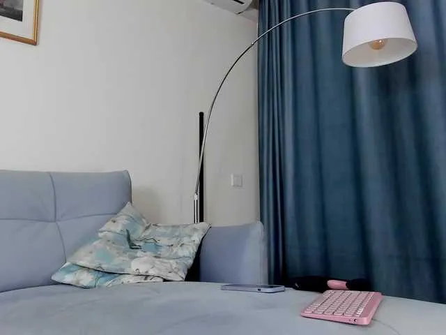 Live sex webcam photo for LeylaRoss #290798378