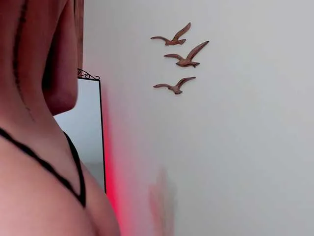 Live sex webcam photo for LeylaRoss #291416687