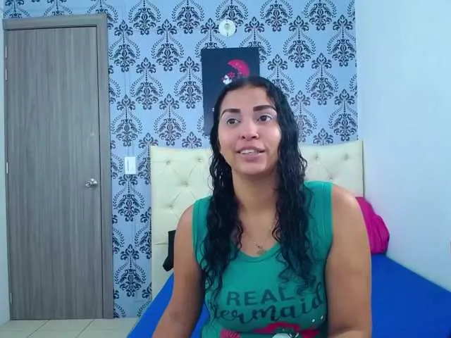 Live sex webcam photo for LeylahKady #273729924