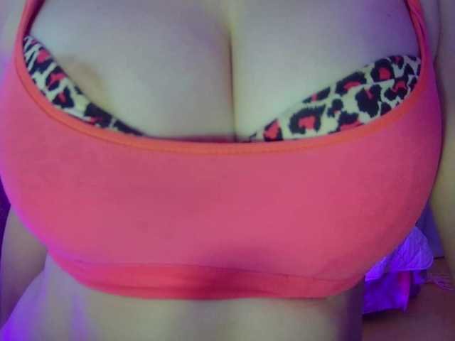 Live sex webcam photo for Leysun7 #288032560