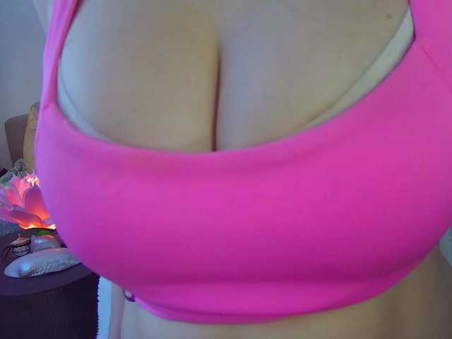 Live sex webcam photo for Leysun7 #291980979