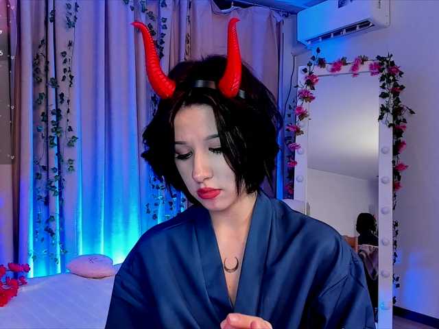 Live sex webcam photo for LezyLiza #290924689