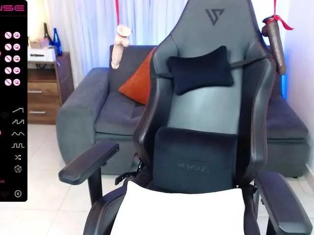 Live sex webcam photo for Lhiz #275645076