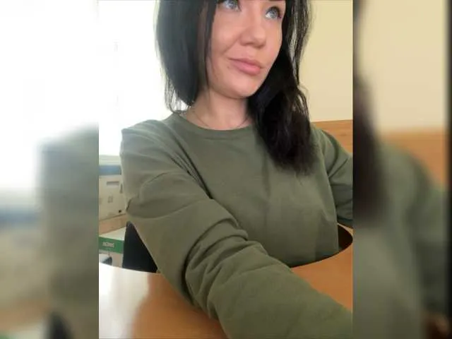 Live sex webcam photo for LiLCaTt #275683567