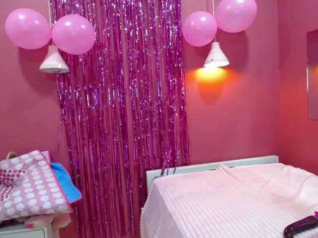 Live sex webcam photo for Lia-69- #273697344