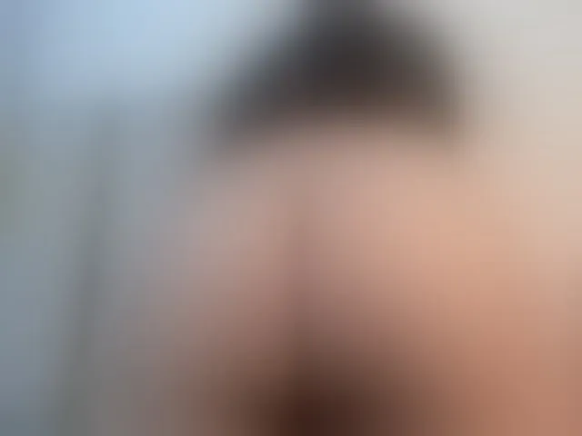Live sex webcam photo for Lia-Ashley #293431875