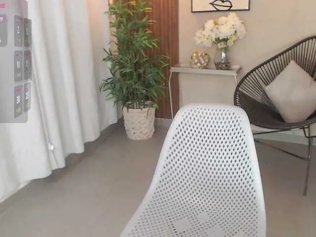 Live sex webcam photo for Lia-Mar #291333826