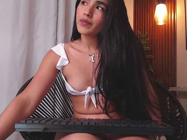 Live sex webcam photo for Lia-Mar #291421996