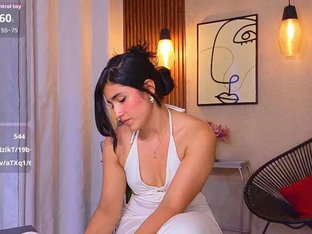 Live sex webcam photo for Lia-Mar #293693880