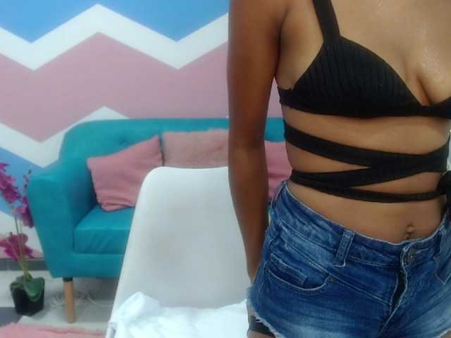 Live sex webcam photo for Lia-shad- #276003898