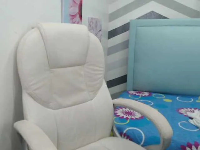 Live sex webcam photo for LiaCamsLatina #273893208