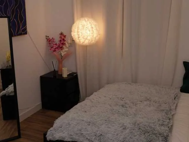 Live sex webcam photo for LiaGotti #290911405