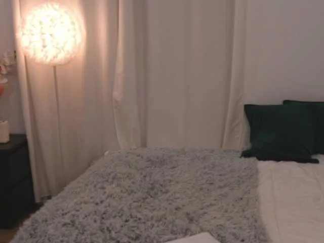 Live sex webcam photo for LiaGotti #290986983