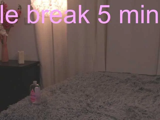 Live sex webcam photo for LiaGotti #291018797