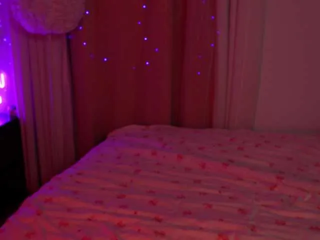 Live sex webcam photo for LiaGotti #291539529