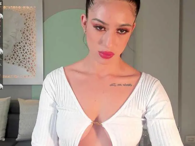 Live sex webcam photo for LiaPearce #288041763