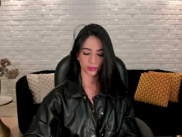 Live sex webcam photo for LiaPearce #288041872