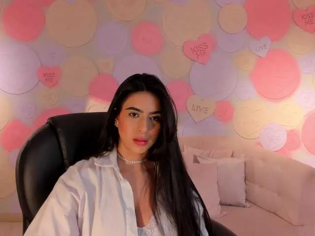 Live sex webcam photo for LiaPearce #288041969