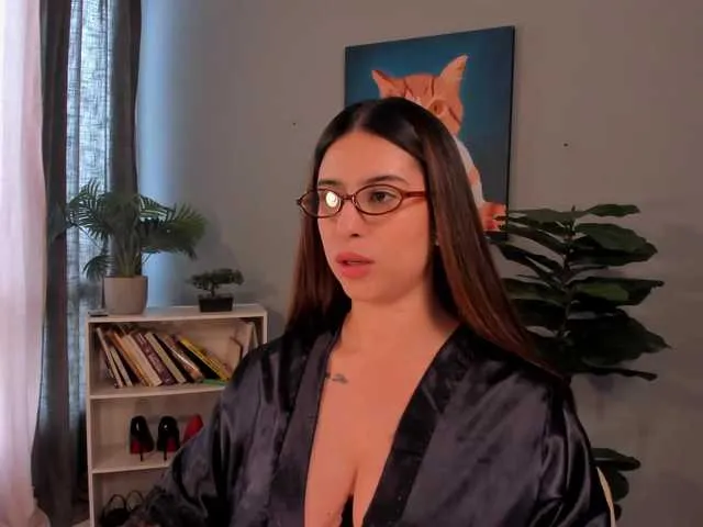 Live sex webcam photo for LiaPearce #293766088