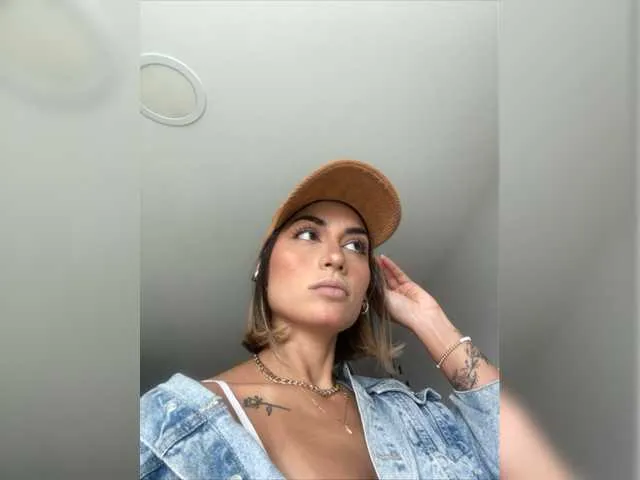 Live sex webcam photo for LiaSummer-mml #277447564