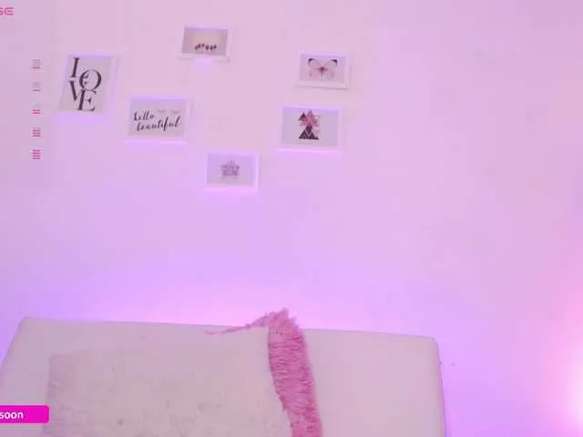 Live sex webcam photo for LiaTomson #290735515