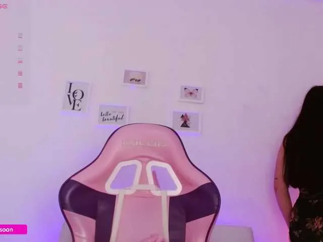 Live sex webcam photo for LiaTomson #290850608