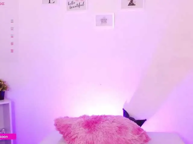 Live sex webcam photo for LiaTomson #290865445