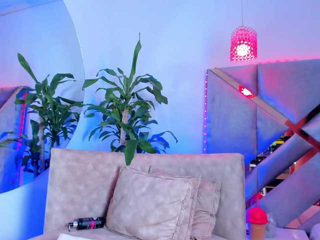 Live sex webcam photo for LiaaGenner #288157064