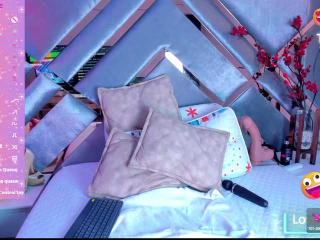 Live sex webcam photo for LiaaGenner #290311795