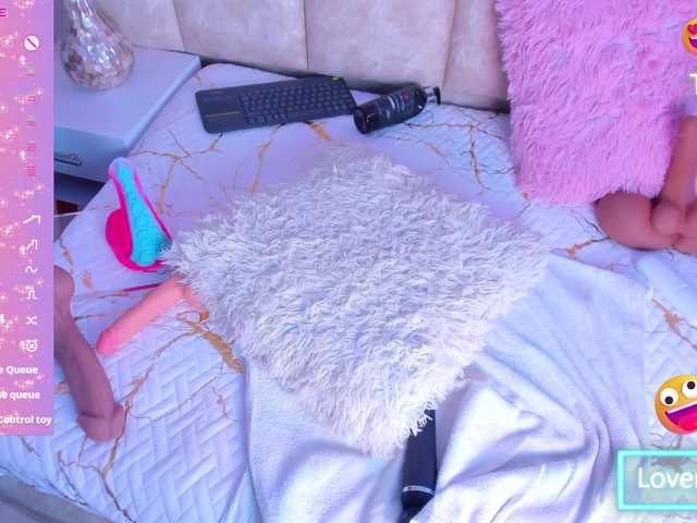 Live sex webcam photo for LiaaGenner #290462473