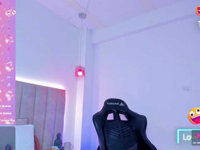 Live sex webcam photo for LiaaGenner #290604077