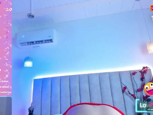 Live sex webcam photo for LiaaGenner #290843205