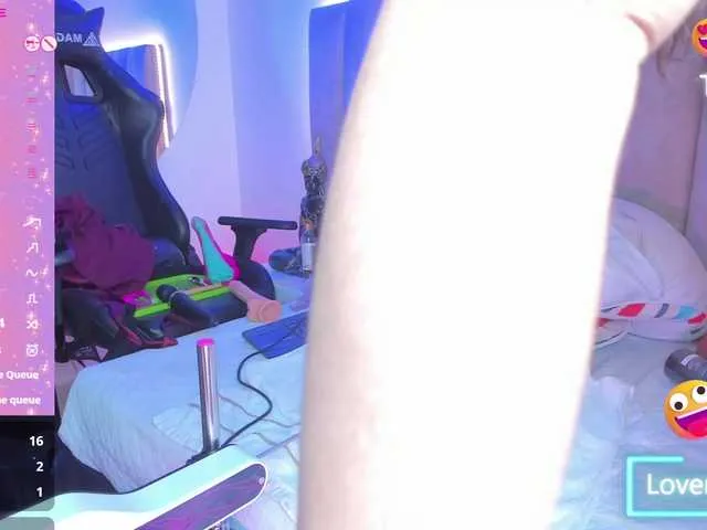 Live sex webcam photo for LiaaGenner #290891906