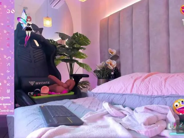 Live sex webcam photo for LiaaGenner #291546648