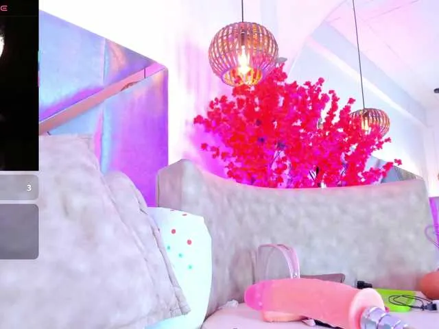 Live sex webcam photo for LiaaGenner #292059026