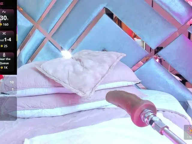 Live sex webcam photo for LiaaGenner #292281074