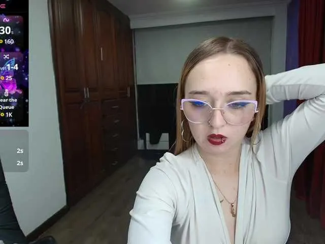 Live sex webcam photo for LiaaRoberts #290173185