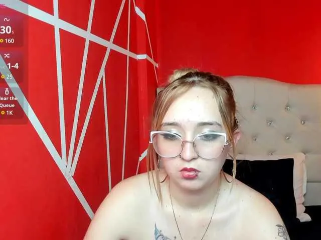 Live sex webcam photo for LiaaRoberts #290235188