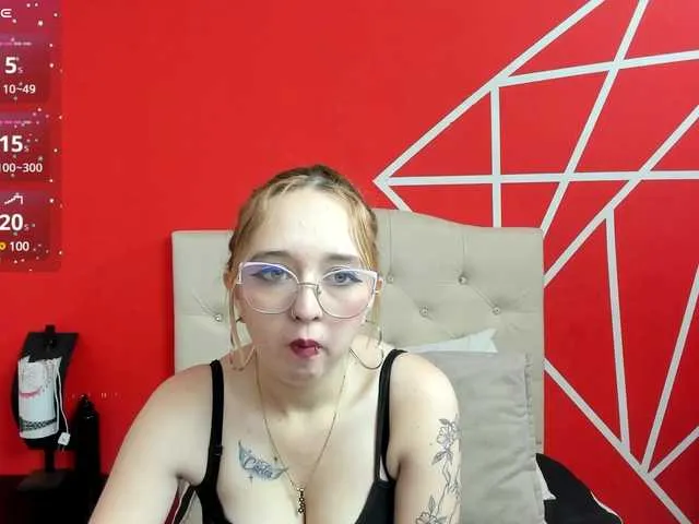 Live sex webcam photo for LiaaRoberts #290279881