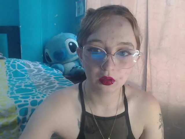 Live sex webcam photo for LiaaRoberts #290392969