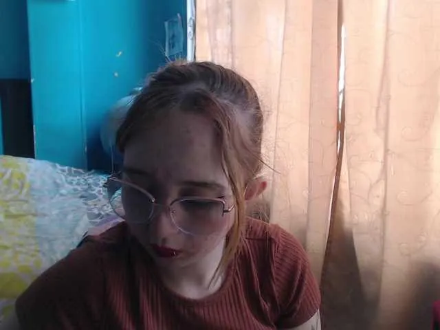 Live sex webcam photo for LiaaRoberts #290402257