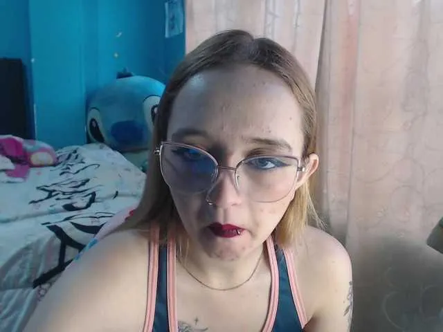 Live sex webcam photo for LiaaRoberts #290479733
