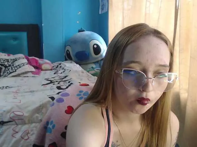 Live sex webcam photo for LiaaRoberts #290481702
