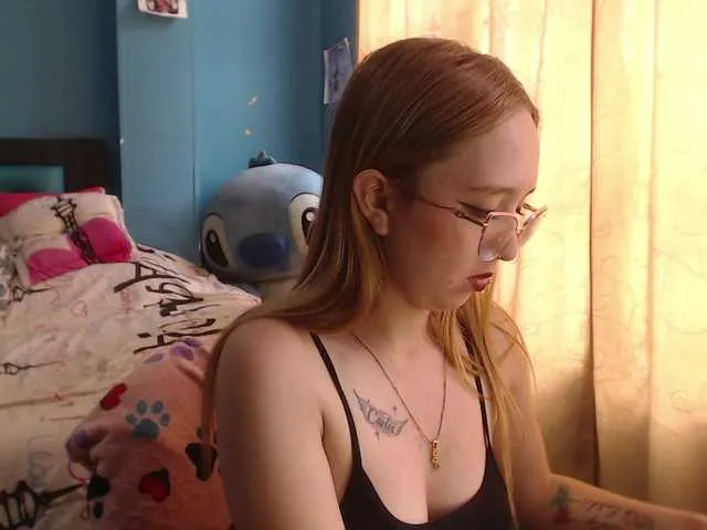 Live sex webcam photo for LiaaRoberts #290488938