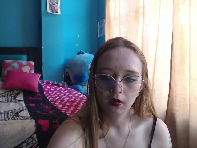 Live sex webcam photo for LiaaRoberts #290495826