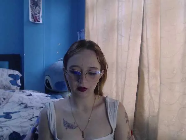 Live sex webcam photo for LiaaRoberts #290505942