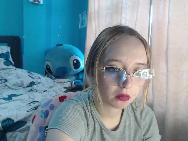Live sex webcam photo for LiaaRoberts #290512644