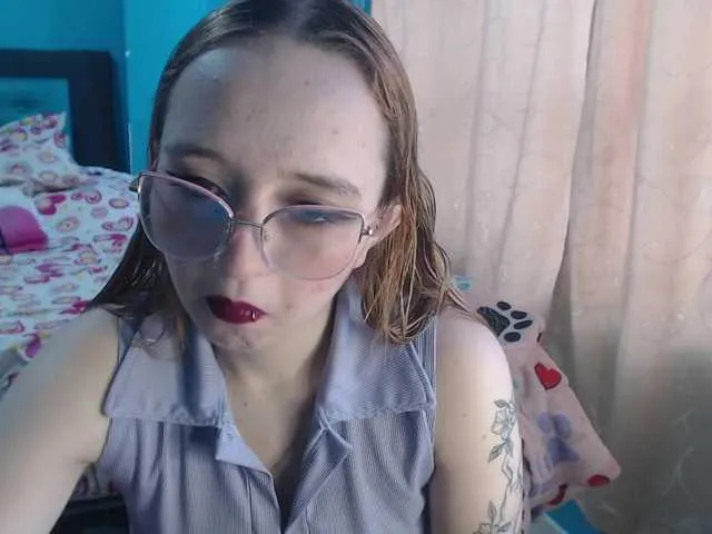 Live sex webcam photo for LiaaRoberts #290534290