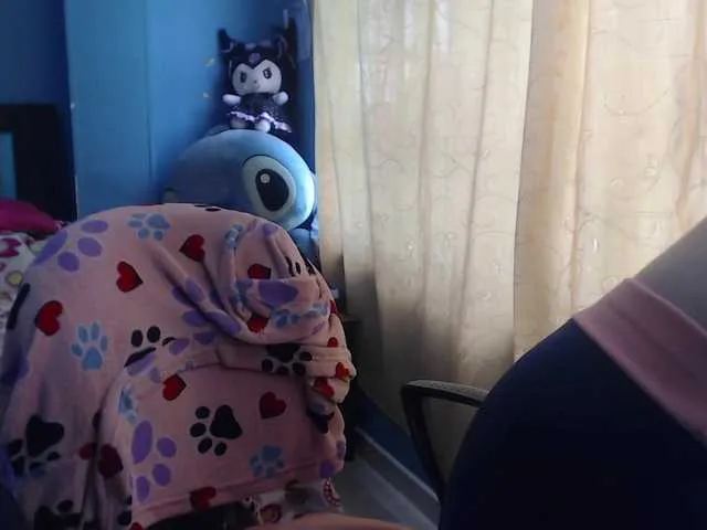Live sex webcam photo for LiaaRoberts #290576371