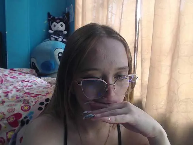 Live sex webcam photo for LiaaRoberts #290602048